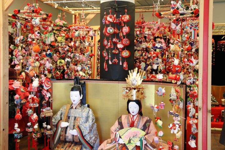 Doll Town Iwatsuki – Street corner hina doll tour